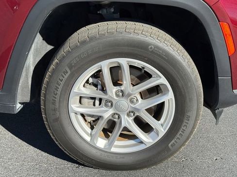 Used 2023 Jeep Grand Cherokee L Laredo image 26