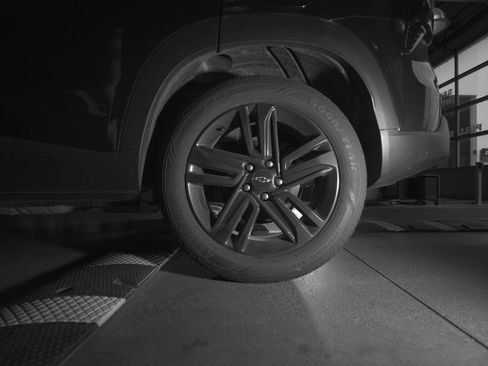 Certified 2024 Chevrolet Trax ACTIV w/ Sunroof Package FWD image 11