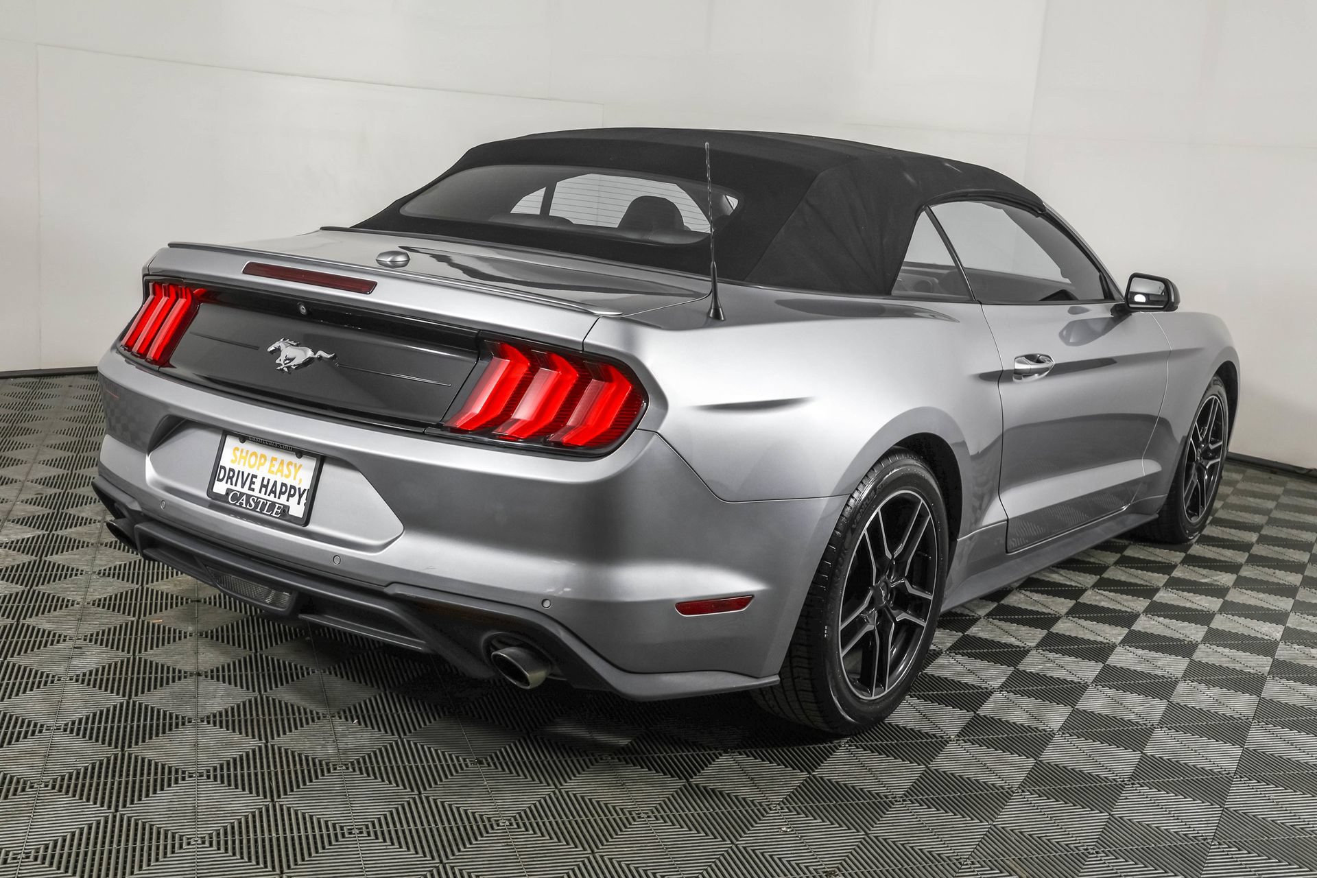 Used 2022 Ford Mustang Premium RWD image 16