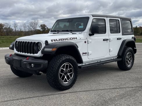 Used 2024 Jeep Wrangler Unlimited Rubicon w/ Convenience Group image 2