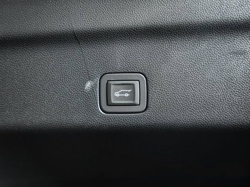 New 2026 Chevrolet Suburban Premier image 11