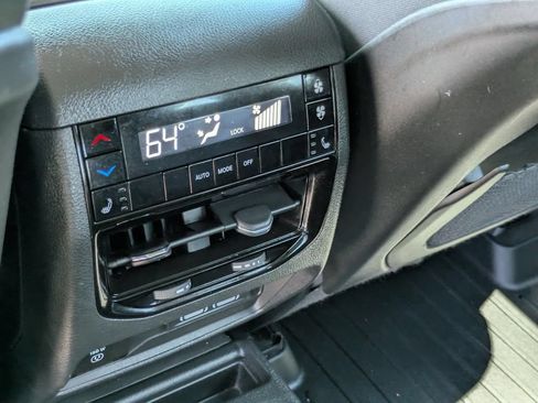 Used 2024 Jeep Grand Cherokee L Limited AWD/4WD image 71