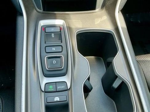 Used 2018 Honda Accord EX image 19
