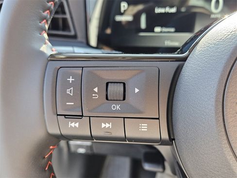 New 2025 Nissan Kicks SR image 24