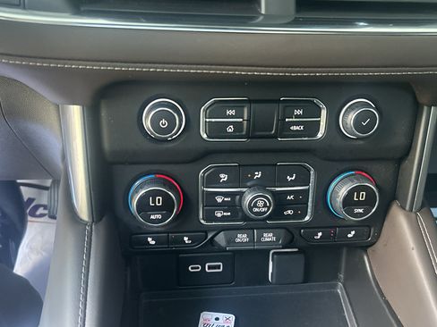 Used 2024 Chevrolet Suburban Z71 w/ Luxury Package AWD/4WD image 27