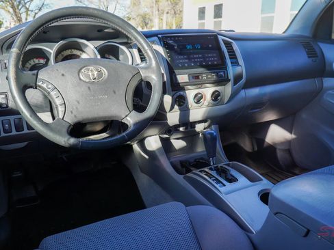 Used 2011 Toyota Tacoma PreRunner image 13