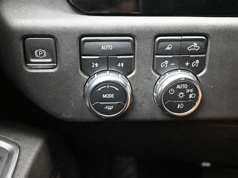 Used 2022 GMC Sierra 1500 SLT w/ SLT Convenience Package AWD/4WD image 12