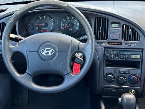 Used 2004 Hyundai Elantra GLS image 14