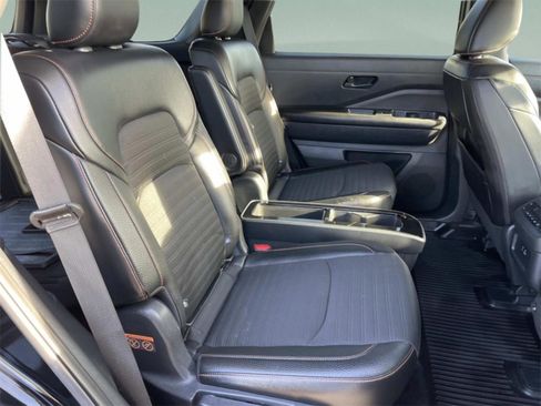 Used 2024 Nissan Pathfinder Rock Creek image 16