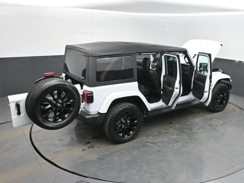 Used 2023 Jeep Wrangler Sahara w/ Cold Weather Group image 45