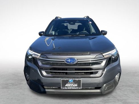 Used 2025 Subaru Forester Premium image 2