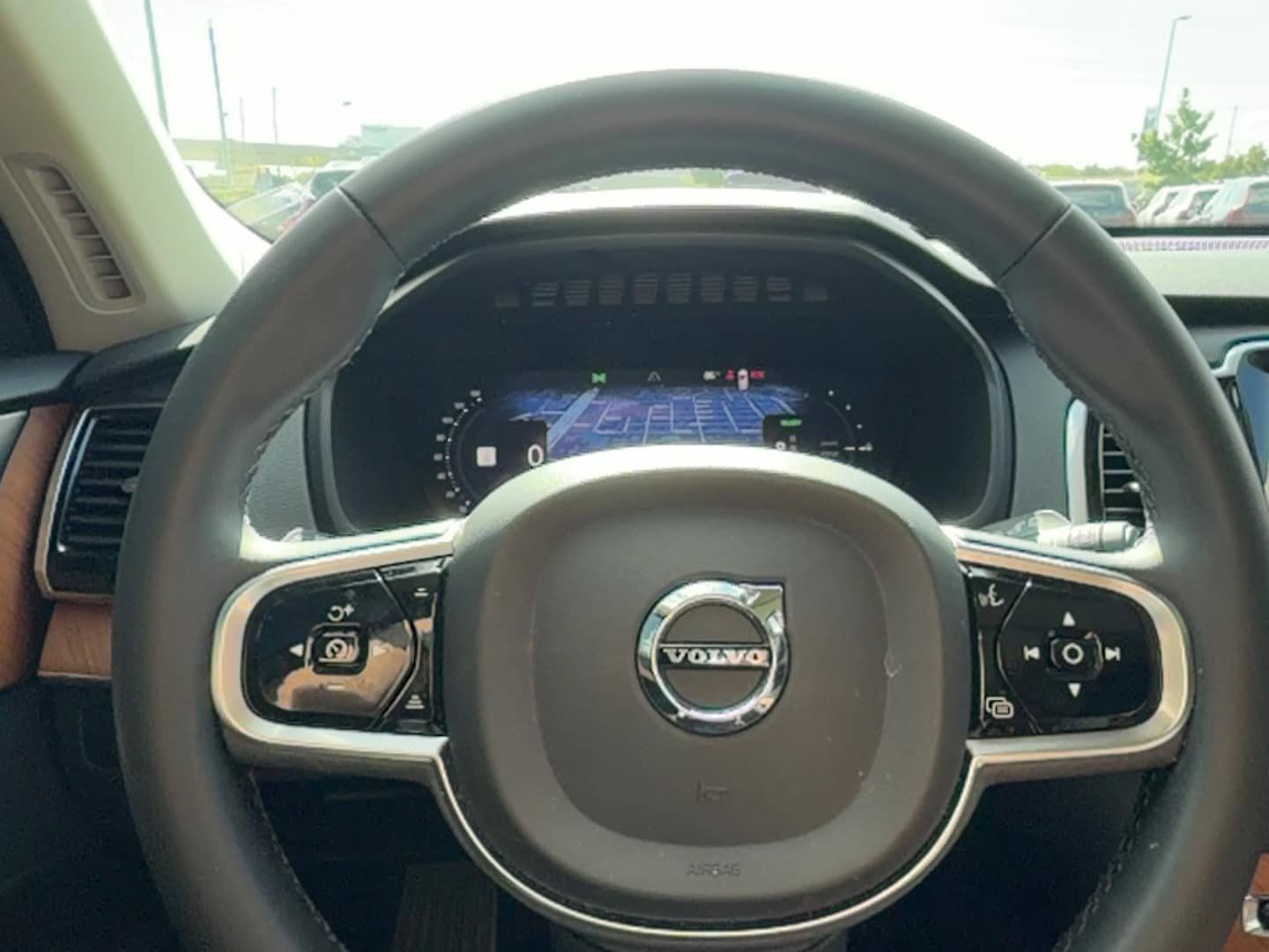 Certified 2023 Volvo XC90 T8 Plus w/ Protection Package AWD/4WD image 18