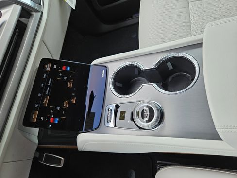 New 2026 Cadillac Vistiq Luxury image 32