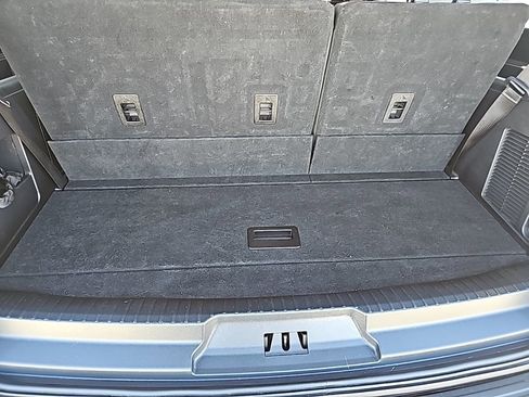 Used 2022 Ford Expedition XLT image 22