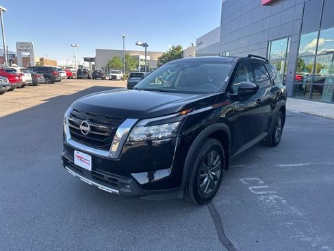 Used 2024 Nissan Pathfinder SV AWD/4WD image 5