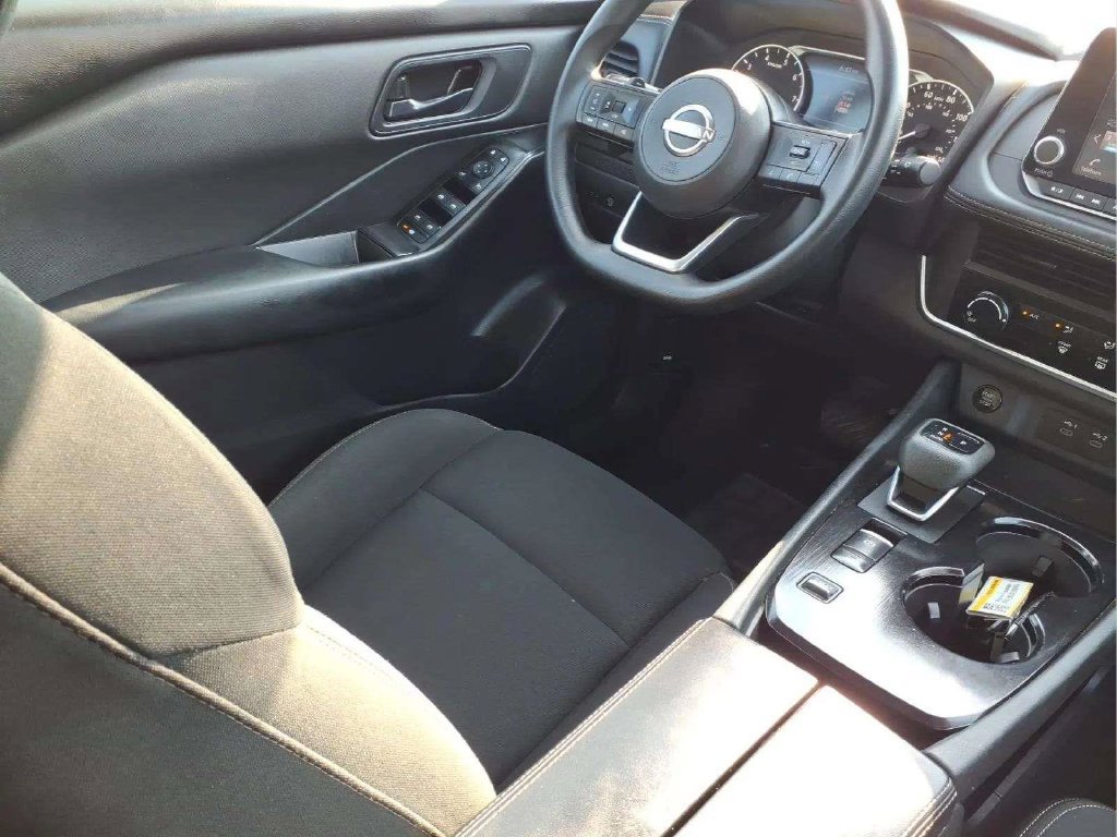 Used 2024 Nissan Rogue S FWD image 9
