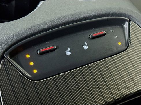 Used 2024 Toyota Venza XLE image 20