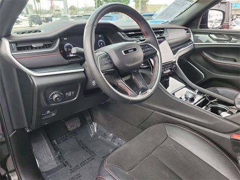 Certified 2022 Jeep Grand Cherokee Trailhawk w/ Luxury Tech Group III image 19