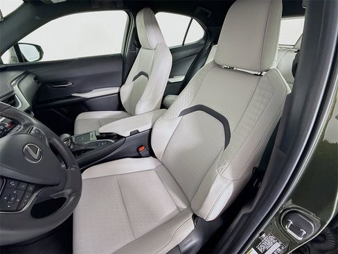 Used 2022 Lexus UX 250h image 5