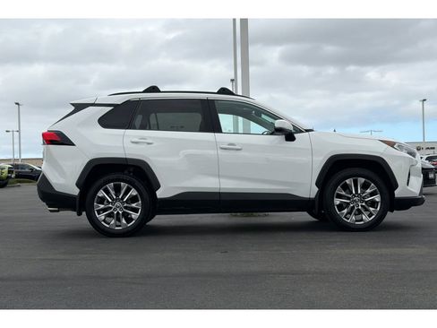 Used 2020 Toyota RAV4 XLE Premium AWD/4WD image 3