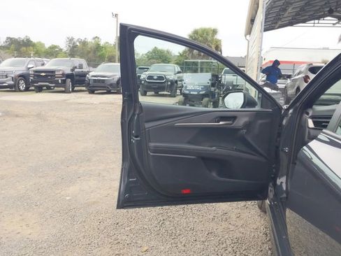 Used 2025 Toyota Camry SE FWD image 15