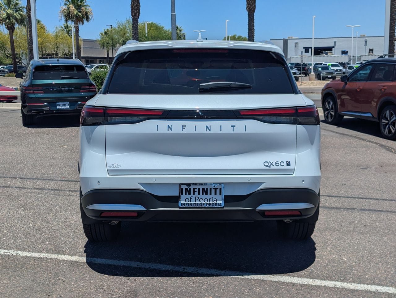 Certified 2027 INFINITI QX60 Luxe w/ Family Package AWD/4WD image 4