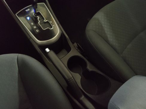 Used 2014 Hyundai Accent SE image 26