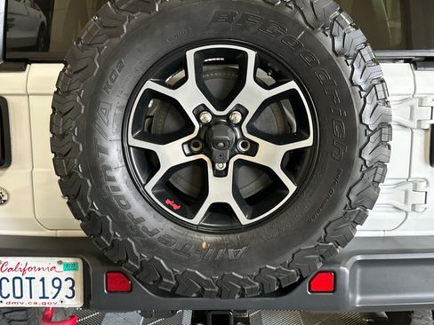 Used 2018 Jeep Wrangler Unlimited Rubicon AWD/4WD image 44