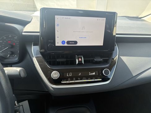 Used 2025 Toyota Corolla LE FWD image 22