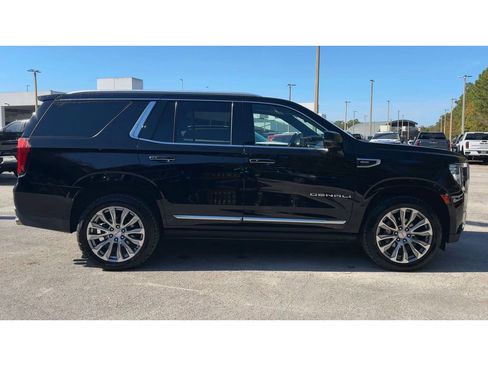 Certified 2021 GMC Yukon Denali image 9