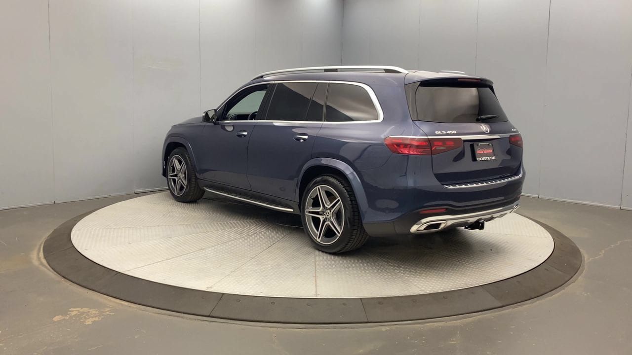Used 2024 Mercedes-Benz GLS 450 4MATIC image 3