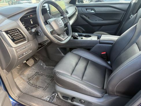Used 2026 Nissan Rogue SL FWD image 12