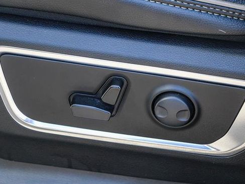 Used 2025 RAM 1500 Laramie image 19