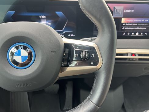 Used 2024 BMW iX xDrive50 w/ Convenience Package AWD/4WD image 20