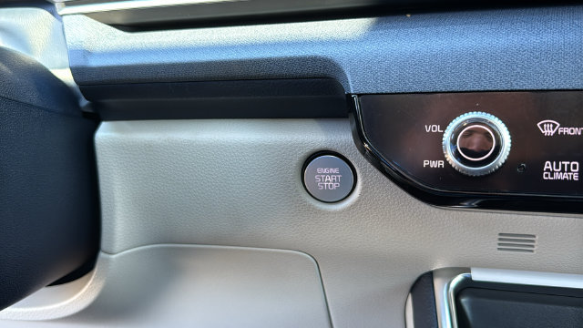 Used 2026 Kia Carnival SX FWD image 19