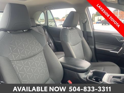 Used 2024 Toyota RAV4 XLE FWD image 9