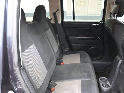 Used 2015 Jeep Patriot Sport w/ Power Value Group FWD image 23