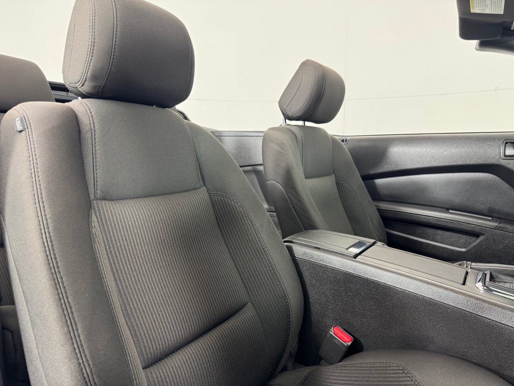Used 2013 Ford Mustang Convertible RWD image 20