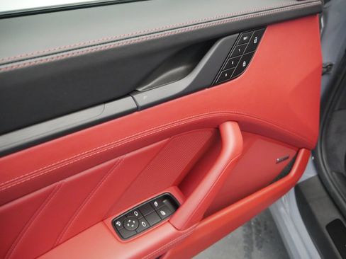 Used 2024 Porsche 911 Targa 4 GTS image 18