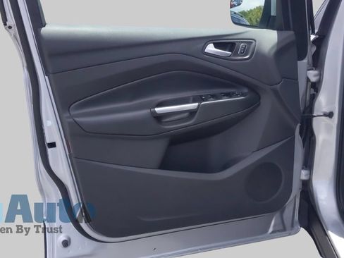 Used 2017 Ford Escape SE FWD image 17