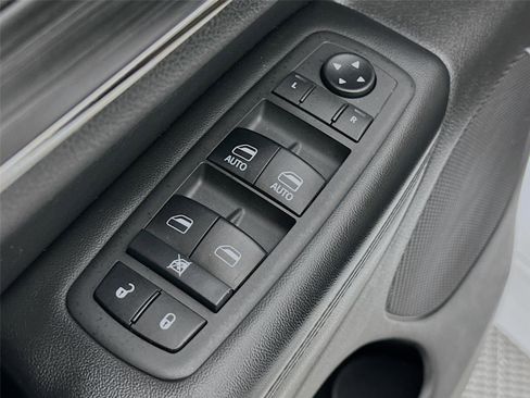 Used 2019 Jeep Grand Cherokee Limited X image 20