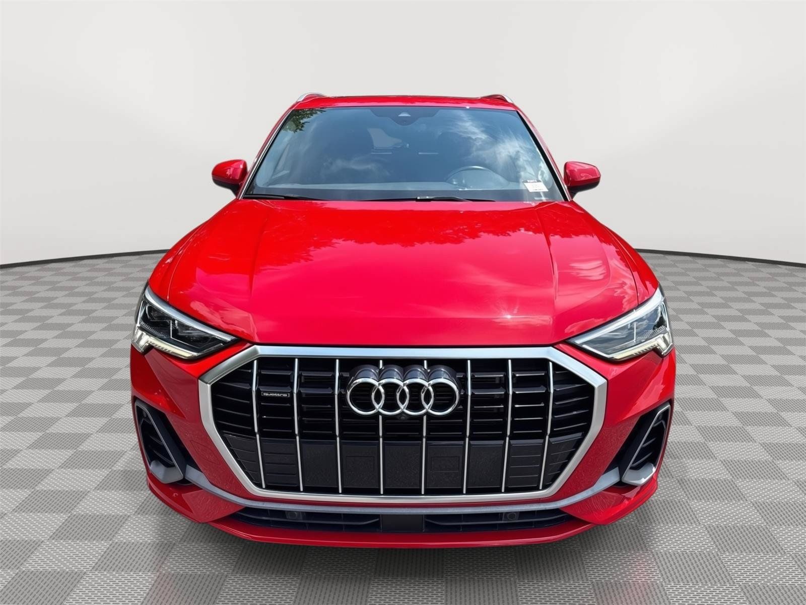 Used 2022 Audi Q3 2.0T Premium Plus w/ Premium Plus Package AWD/4WD image 3