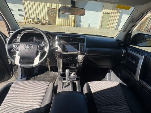 Used 2015 Toyota 4Runner SR5 image 4