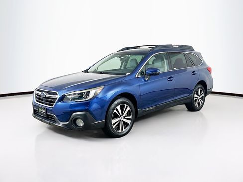 Used 2019 Subaru Outback 2.5i Limited AWD/4WD image 3