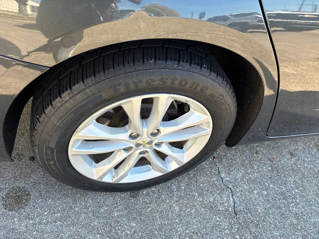 Used 2018 Chevrolet Malibu LT FWD image 6