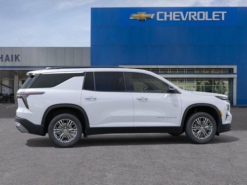 New 2026 Chevrolet Traverse LT w/ Driver Confidence Package FWD image 5
