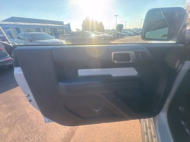 Used 2024 Ford Bronco Heritage Edition AWD/4WD image 10