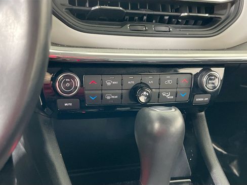 Used 2022 Jeep Compass Limited image 15