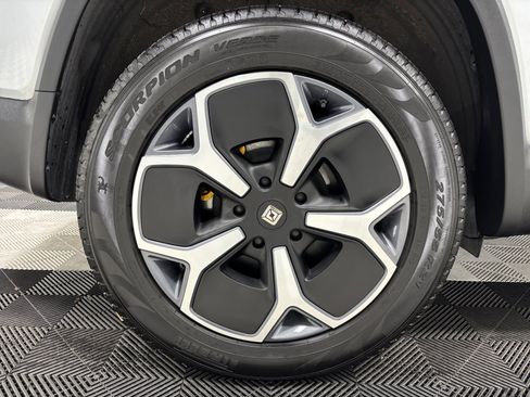 Used 2023 Rivian R1S Adventure image 12