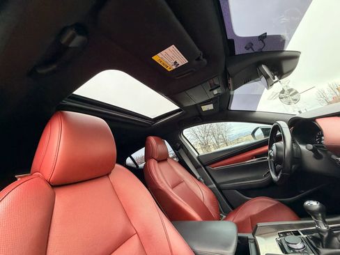 Used 2021 MAZDA MAZDA3 s image 29